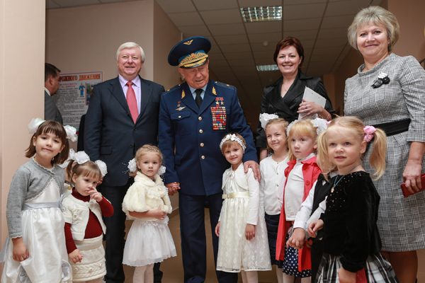 Алексей Архипович Леонов
